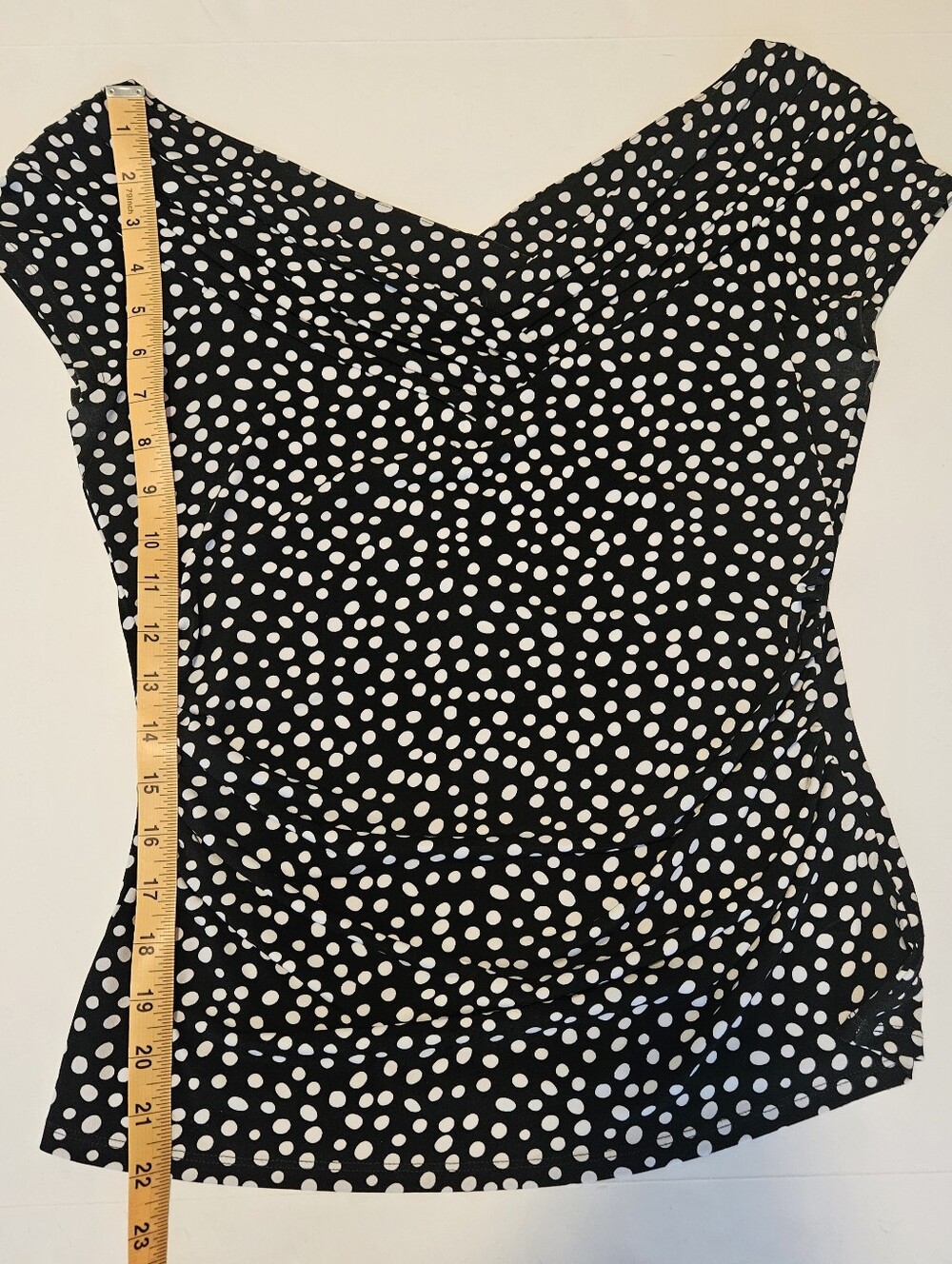 White House Black Market Black and White Polka Dot Cap Sleeve V-neck Top - Picture 5 of 7